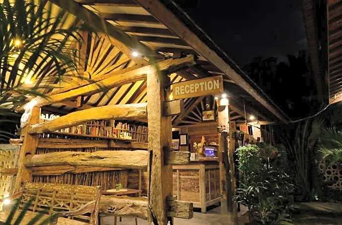 米娜佩拉萨酒店 酒店 勒吉安
